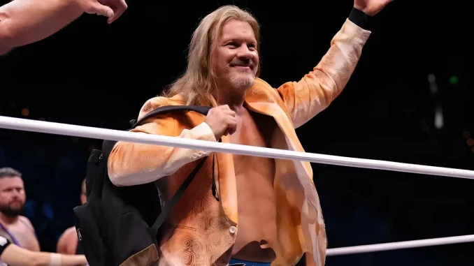 Chris Jericho begrüßt lächelnd die Fans