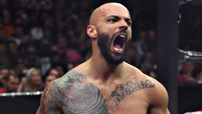 Ricochet öffnet seine Mund und brüllt herum