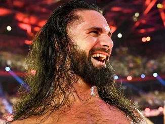 Seth Rollins ist gut gelaunt und lacht