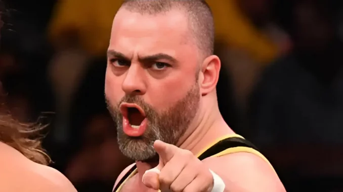 Eddie Kingston zeigt mit seinem Finger