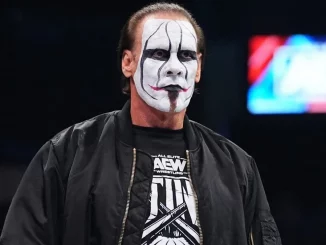 Sting trägt sein eigenes Shirt