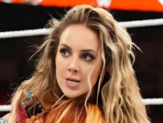 Chelsea Green blickt während des Matches zu den WWE-Fans