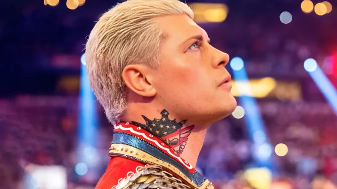 Cody Rhodes hat ein „American Nightmare“-Tattoo auf der rechten Halsseite