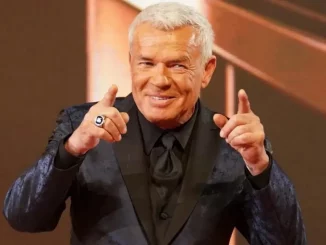Eric Bischoff mit seiner typischen Finger-Pose