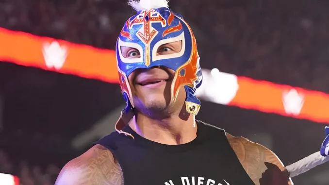 wwe-rey-mysterio-gut-gelaunt Rey Mysterio ist bestens gelaunt und lächelt