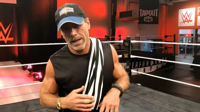 Shawn Michaels befindet sich im WWE Performance Center
