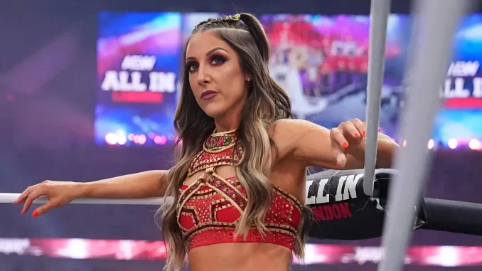 aew-britt-baker-steht-in-der-ringecke Britt Baker steht in der Ringecke und ist bereit für ihr Match