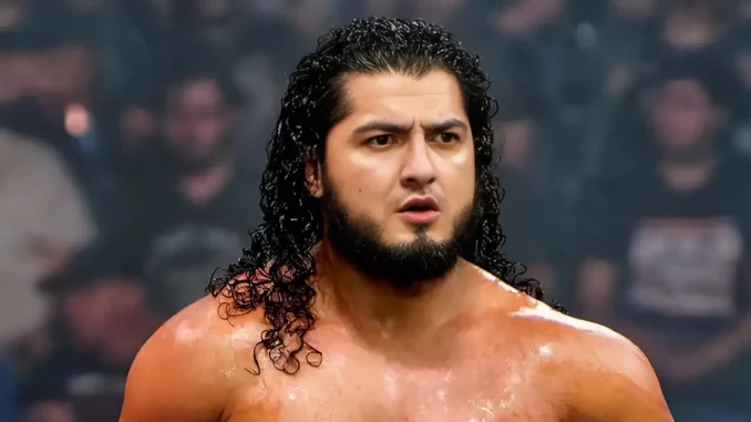 Rush blickt starr in die Menge