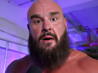 Braun Strowman blickt starr in die Kamera