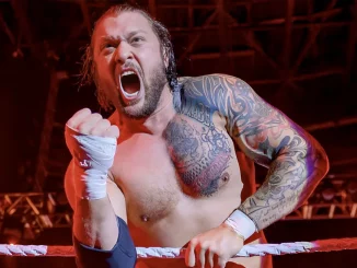 Karrion Kross ballt voller Verägerung seine Faust