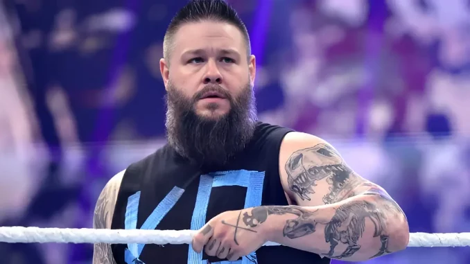 Kevin Owens wirkt unentschlossen