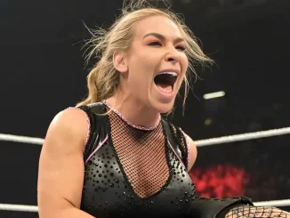 Natalya schreit mitten in ihrem Match lautstark auf