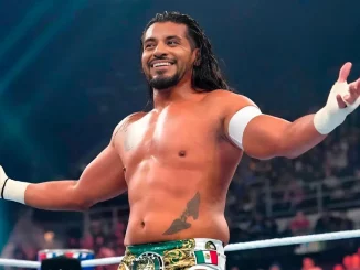 Santos Escobar feiert sich im Ring