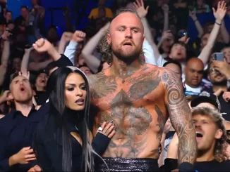 Zelina Vega und Aleister Black vor WWE Fans
