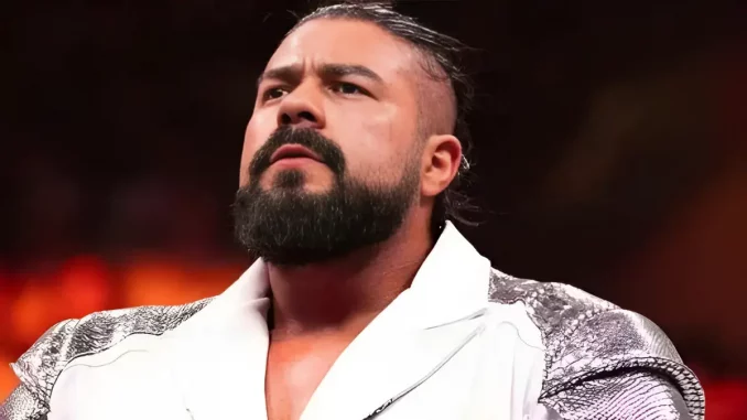 Andrade blickt angespannt in die Ferne