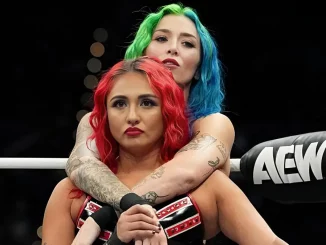 Nixon Newell umarmt Mirana Alize in der Ringecke