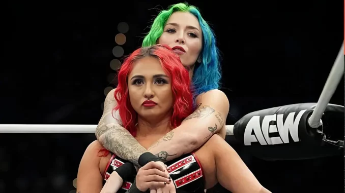 Nixon Newell umarmt Mirana Alize in der Ringecke