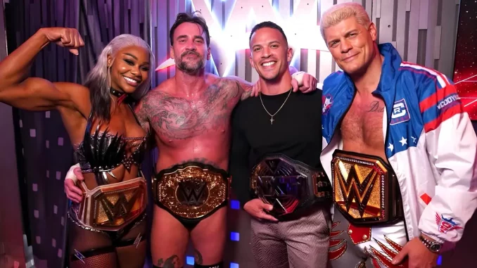 Vier WWE Champions – von links: Jade Cargill, CM Punk, Ricky Saints und Cody Rhodes