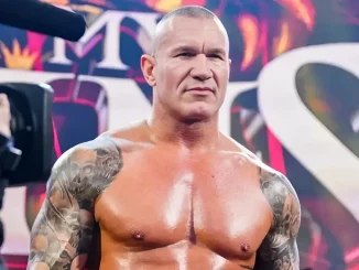 Randy Orton vor einer WWE Kamera
