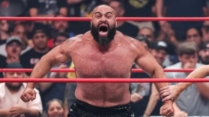 Rusev schreit lautstark nach seinem Sieg auf