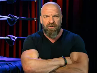 Triple H steht vor einem Trainingsring