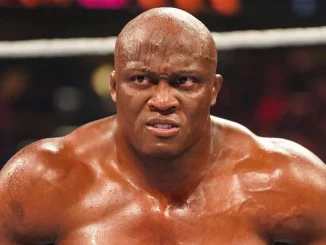Bobby Lashley steht verärgert im Ring