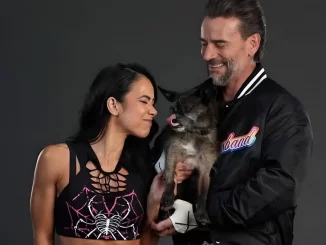 AJ Lee mit Hund Larry und CM Punk