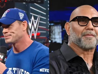 Foto mit John Cena am Mikrofon (links) und Batista mit Sonnenbrille (rechts)
