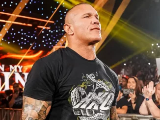 Randy Orton macht sich auf den Weg zum Ring