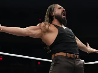 Oba Femi lässt sich von den Fans feiern