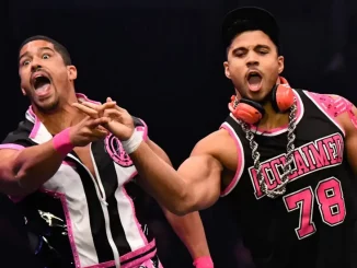 Antony Bowens und Max Caster mit ihrer typischen Geste