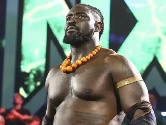 Oba Femi mit Halskette