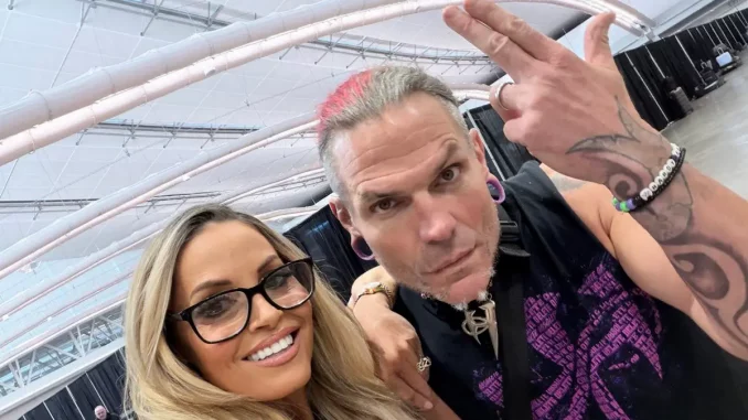 Gemeinsames, freundliches Foto von Trish Stratus und Jeff Hardy