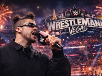 Bad Bunn spricht in ein WWE Mikrofon