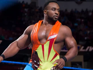 Big E steht im Ring und ist bereit für sein Match
