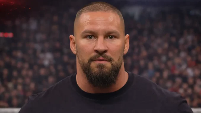 Bron Breakker blickt starr in die Kamera