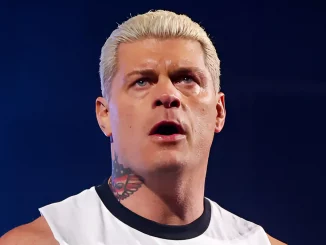 Cody Rhodes mit erstauntem Blick