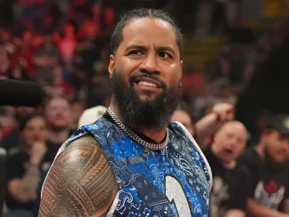 Jimmy Uso neben einer WWE Kamera