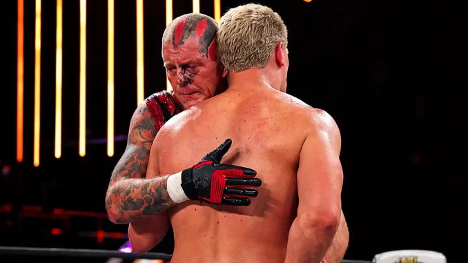 Dustin Rhodes umarmt seinen Bruder Cody Rhodes