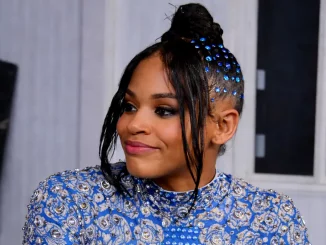 Bianca Belair schaut zufrieden aus