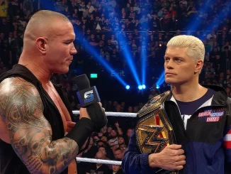 Randy Orton und Cody Rhodes stehen sich im Ring gegenüber