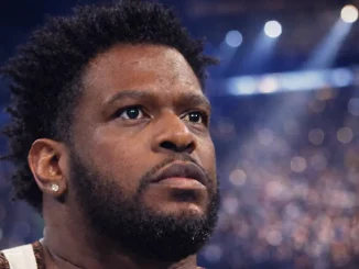 Royce Keys in Gedanken versunken