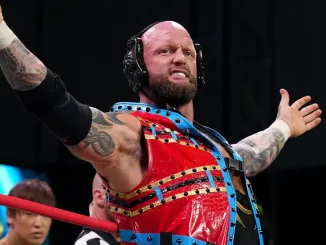 Josh Alexander streckt seine Arme aus