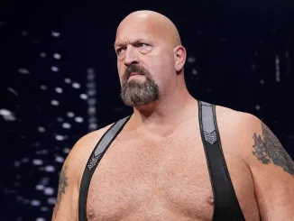 Paul Wight mit ernstem Gesichtsausdruck