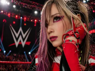 Kairi Sane posiert bei WWE RAW