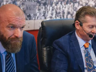 Triple H und Vince McMahon in der Gorilla Position
