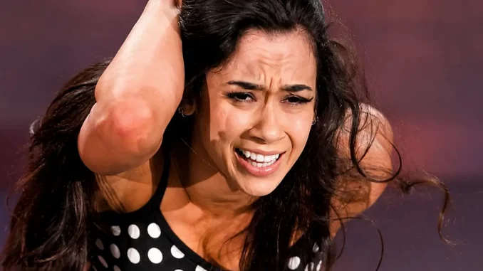 AJ Lee ist sichtlich emotional