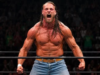 Big Cass steht im Ring und brüllt lautstark herum