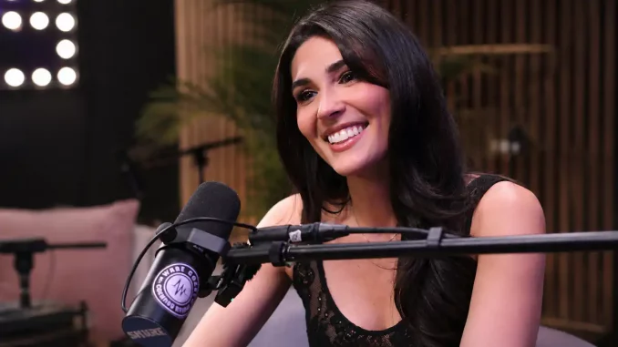 Cathy Kelley wird im Podcast interviewt