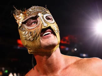 Ludwig Kaiser trägt die El Grande Americano Maske